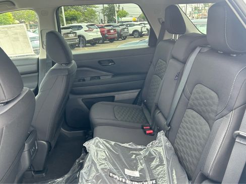 New 2026 Nissan Pathfinder SV FWD image 9