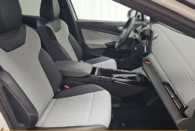 Used 2023 Volkswagen ID.4 Pro RWD image 8