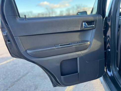 Used 2011 Ford Escape Limited w/ 302A Rapid Spec Order Code image 27