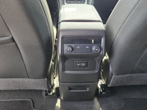 Used 2020 GMC Acadia SLE image 18