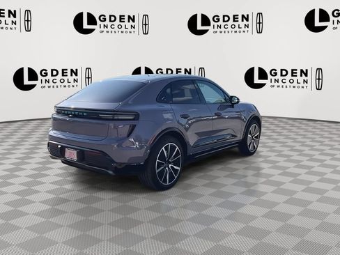 Used 2025 Porsche Macan Turbo Electric AWD/4WD image 8