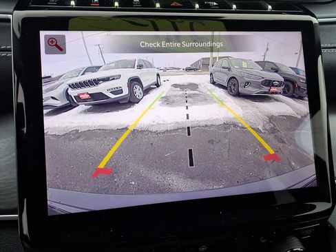 Used 2024 Jeep Grand Cherokee Limited image 9