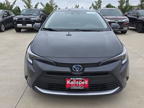 Used 2025 Toyota Corolla XLE FWD image 8