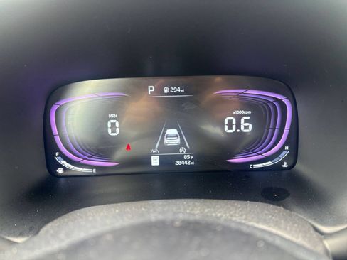 Used 2025 Kia Soul LX w/ LX Technology Package FWD image 38