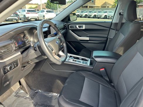 Used 2023 Ford Explorer XLT RWD image 22