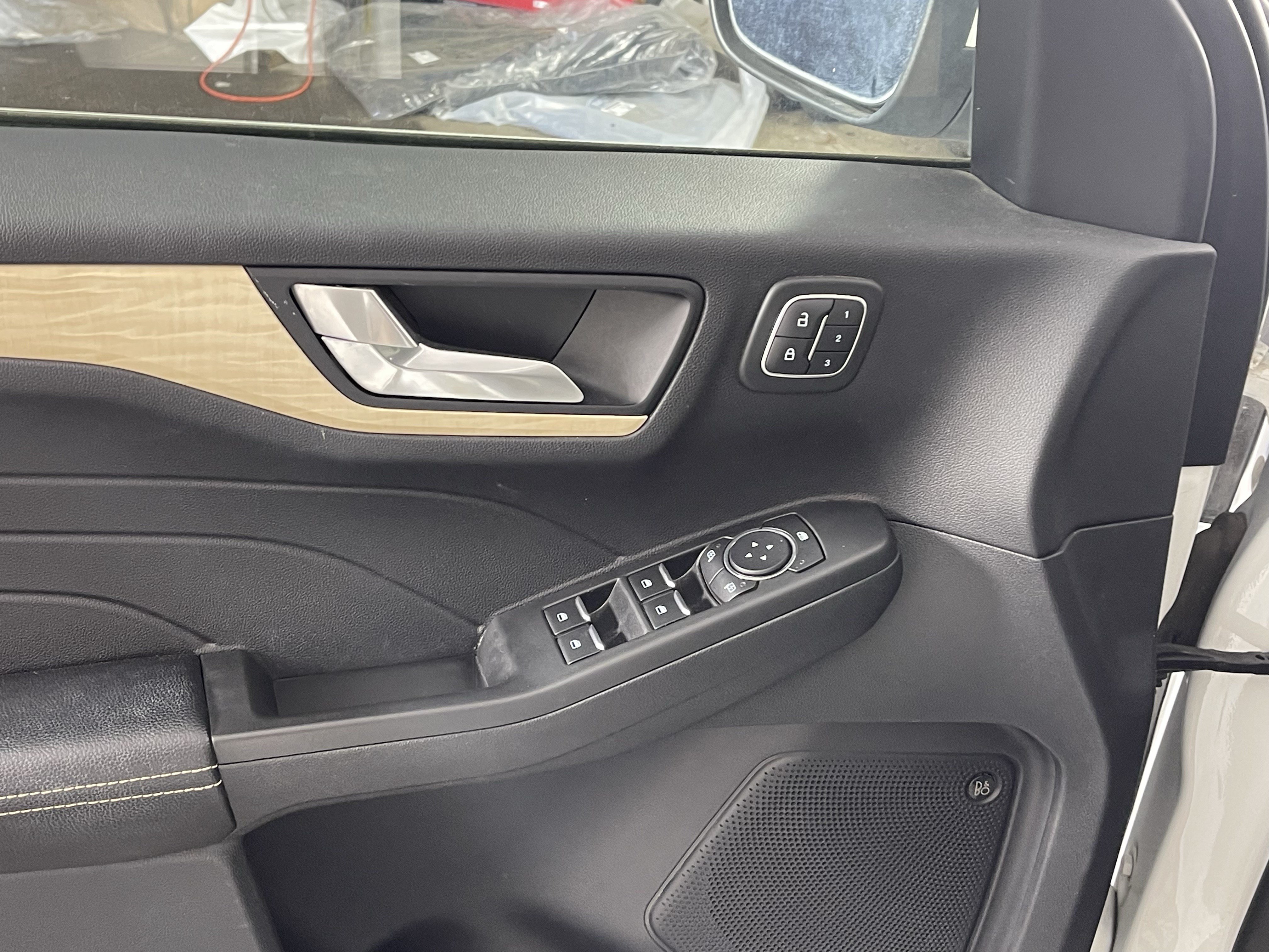 Used 2021 Ford Escape Titanium w/ Titanium Elite Package AWD/4WD image 17
