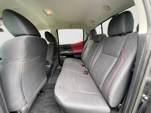 Used 2021 Toyota Tacoma SR5 AWD/4WD image 25