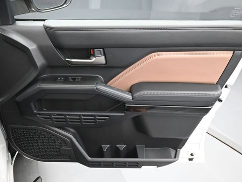 Used 2025 Toyota 4Runner Limited image 42