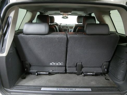 Used 2011 GMC Yukon Denali image 5