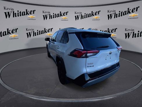 Used 2024 Toyota RAV4 SE image 6