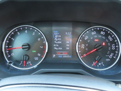 Used 2022 Toyota RAV4 XLE Premium FWD image 27