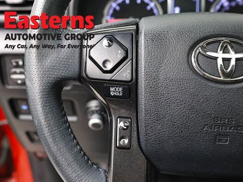 Used 2021 Toyota 4Runner Venture w/ Moonroof Package AWD/4WD image 14