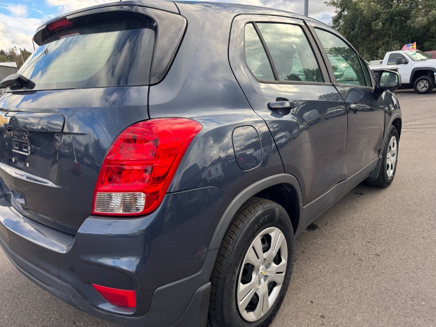 Used 2018 Chevrolet Trax LS w/ LPO, Protection Package FWD image 11