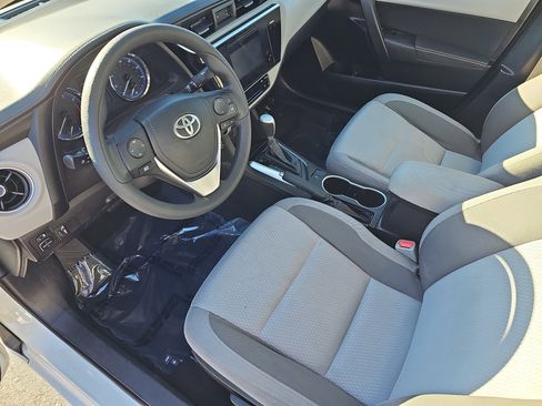 Used 2017 Toyota Corolla LE image 15