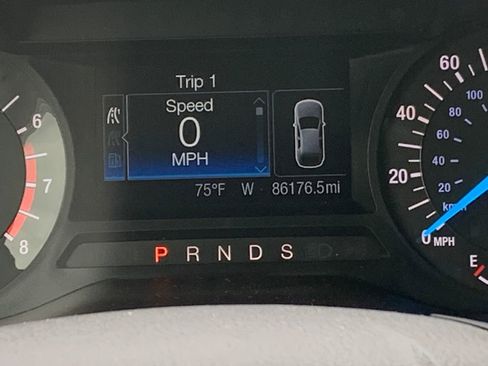 Used 2018 Ford Edge SEL FWD image 11