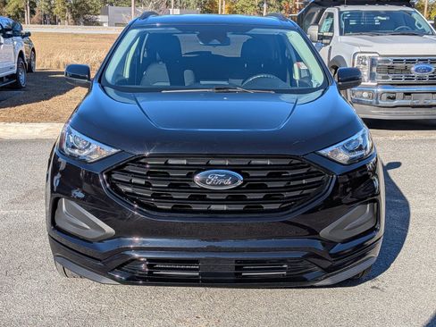 Certified 2022 Ford Edge SE w/ Black Appearance Package image 10