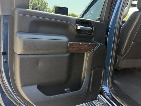 Used 2022 GMC Sierra 3500 Denali AWD/4WD image 18