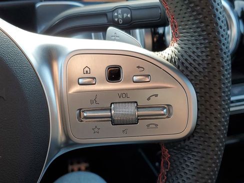 Used 2021 Mercedes-Benz GLB 250 4MATIC image 13