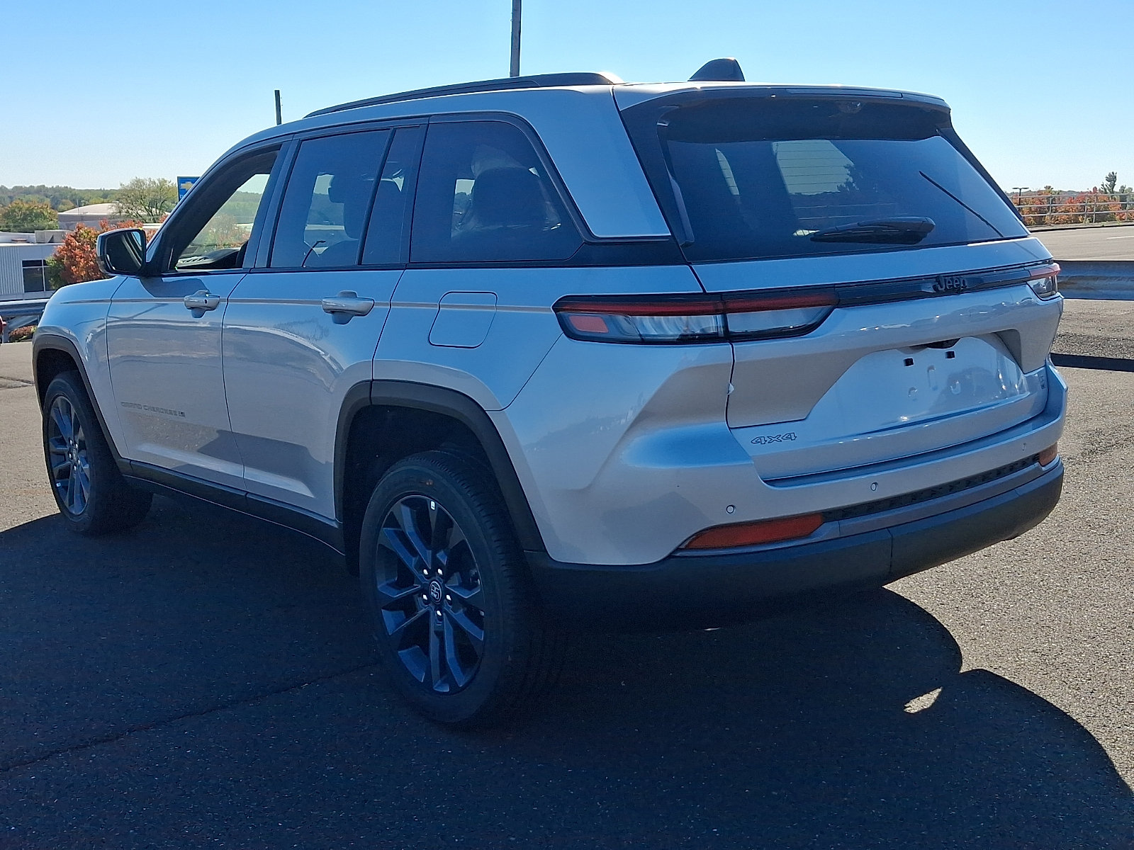 New 2026 Jeep Grand Cherokee Limited AWD/4WD image 3