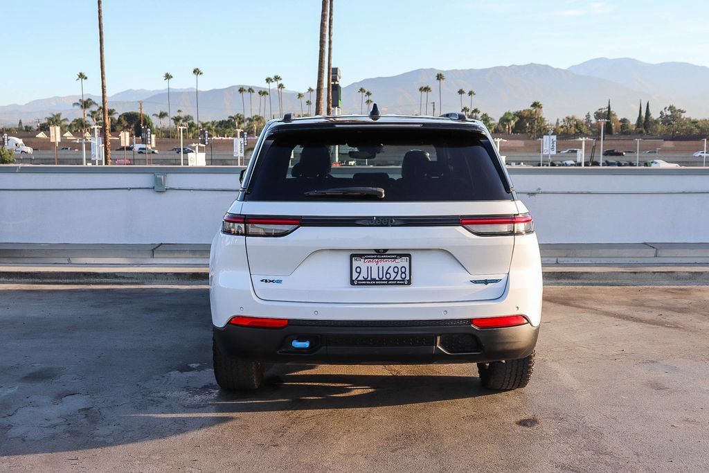 Used 2024 Jeep Grand Cherokee Trailhawk AWD/4WD image 18