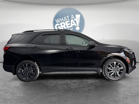 Used 2023 Chevrolet Equinox RS image 2