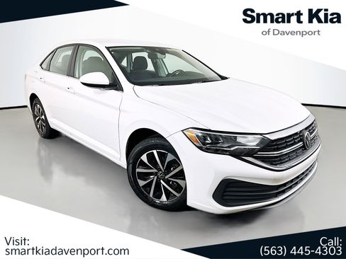 Used 2024 Volkswagen Jetta S image 1
