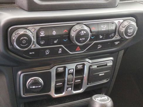 Used 2019 Jeep Wrangler Unlimited Sport S image 22