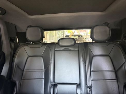 Used 2021 Porsche Cayenne image 15