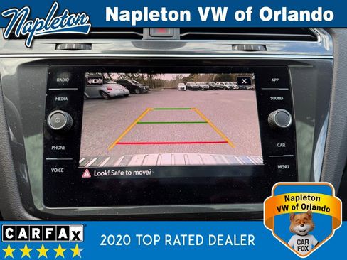 Used 2022 Volkswagen Tiguan SE w/ Panoramic Sunroof Package image 24