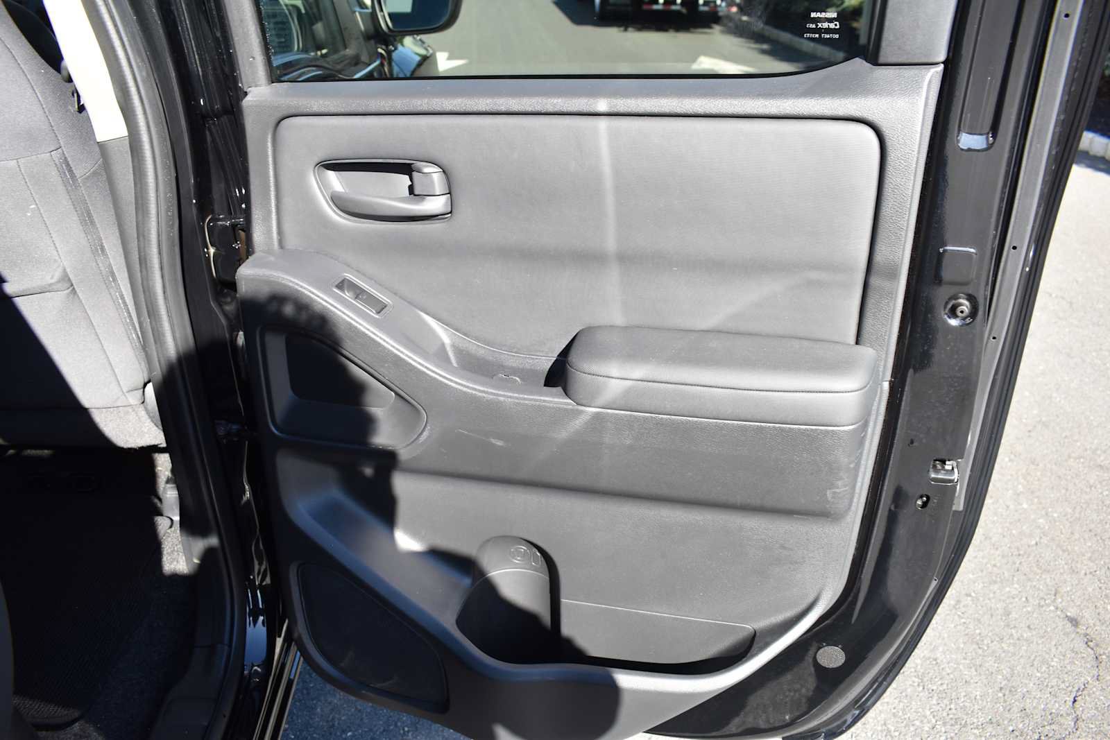 Used 2022 Nissan Frontier S w/ Technology Package AWD/4WD image 9
