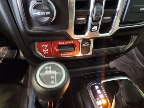 Used 2023 Jeep Gladiator Mojave w/ Cold Weather Group image 24