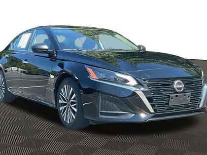 Used 2024 Nissan Altima 2.5 SV