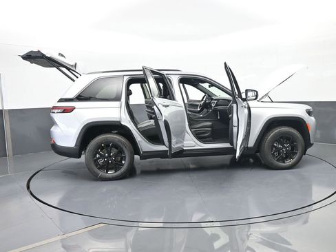 New 2026 Jeep Grand Cherokee Altitude image 56