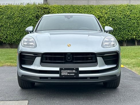 Certified 2025 Porsche Macan AWD/4WD image 11
