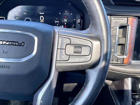 Used 2023 GMC Yukon XL Denali Ultimate image 20