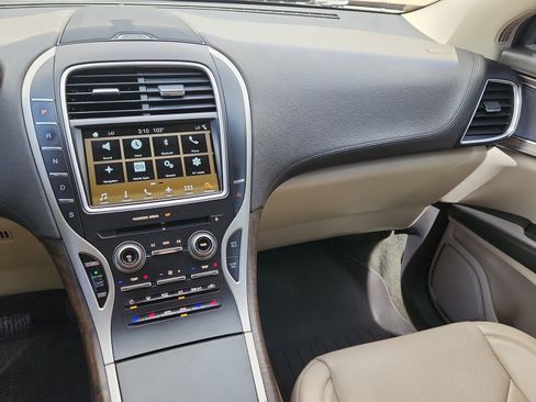 Used 2016 Lincoln MKX Reserve FWD image 15