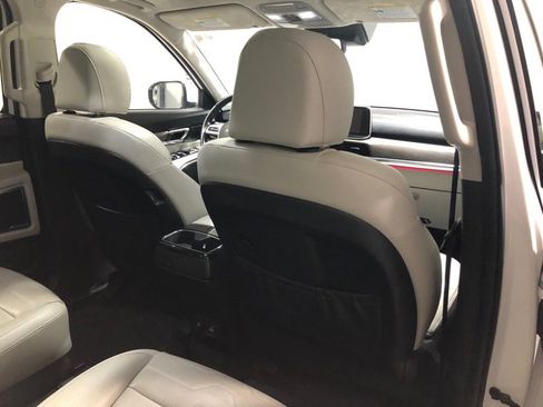 Used 2022 Kia Telluride SX w/ SX Prestige Package image 11