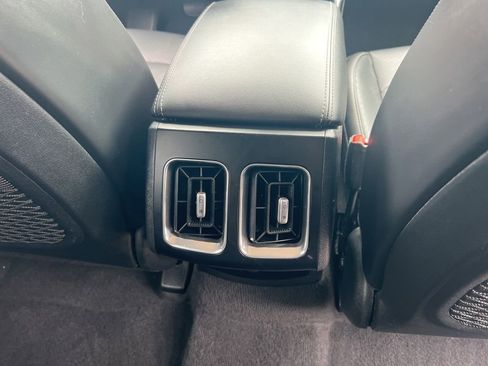 Used 2024 Kia Sorento S AWD/4WD image 19
