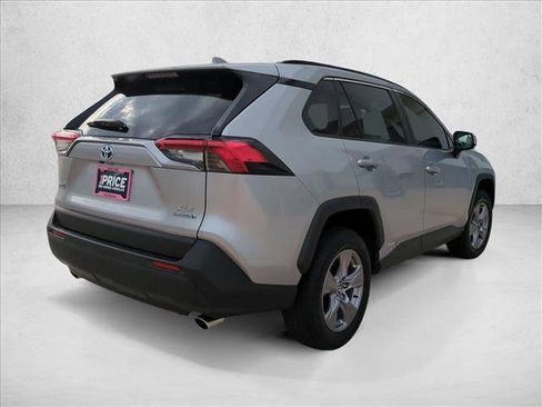 Used 2024 Toyota RAV4 XLE AWD/4WD image 5