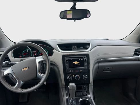 Used 2017 Chevrolet Traverse LT w/ Style and Technology Package FWD image 15