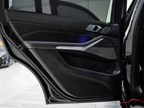 Used 2023 BMW X7 M60i w/ Executive Package image 64