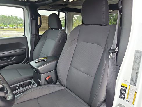 Used 2023 Jeep Wrangler Unlimited w/ Cold Weather Group AWD/4WD image 21