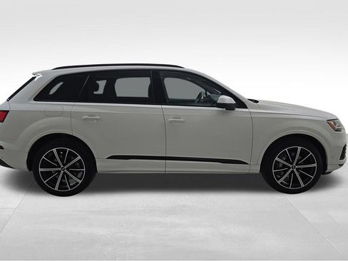 Used 2022 Audi Q7 3.0T Premium Plus w/ Premium Plus Package AWD/4WD image 10