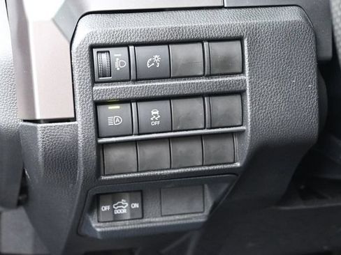 Used 2025 Toyota Tacoma SR5 AWD/4WD image 18