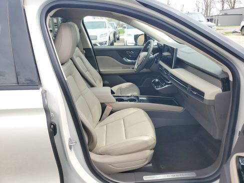 Used 2024 Lincoln Corsair AWD w/ Equipment Group 101A image 9