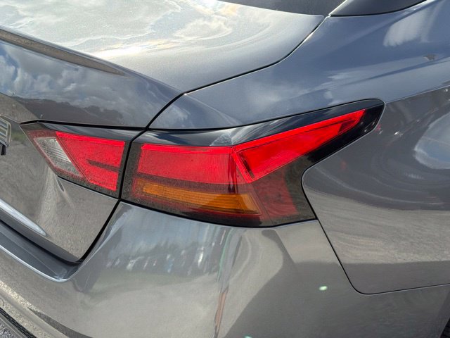 Used 2025 Nissan Altima 2.5 SV FWD image 12