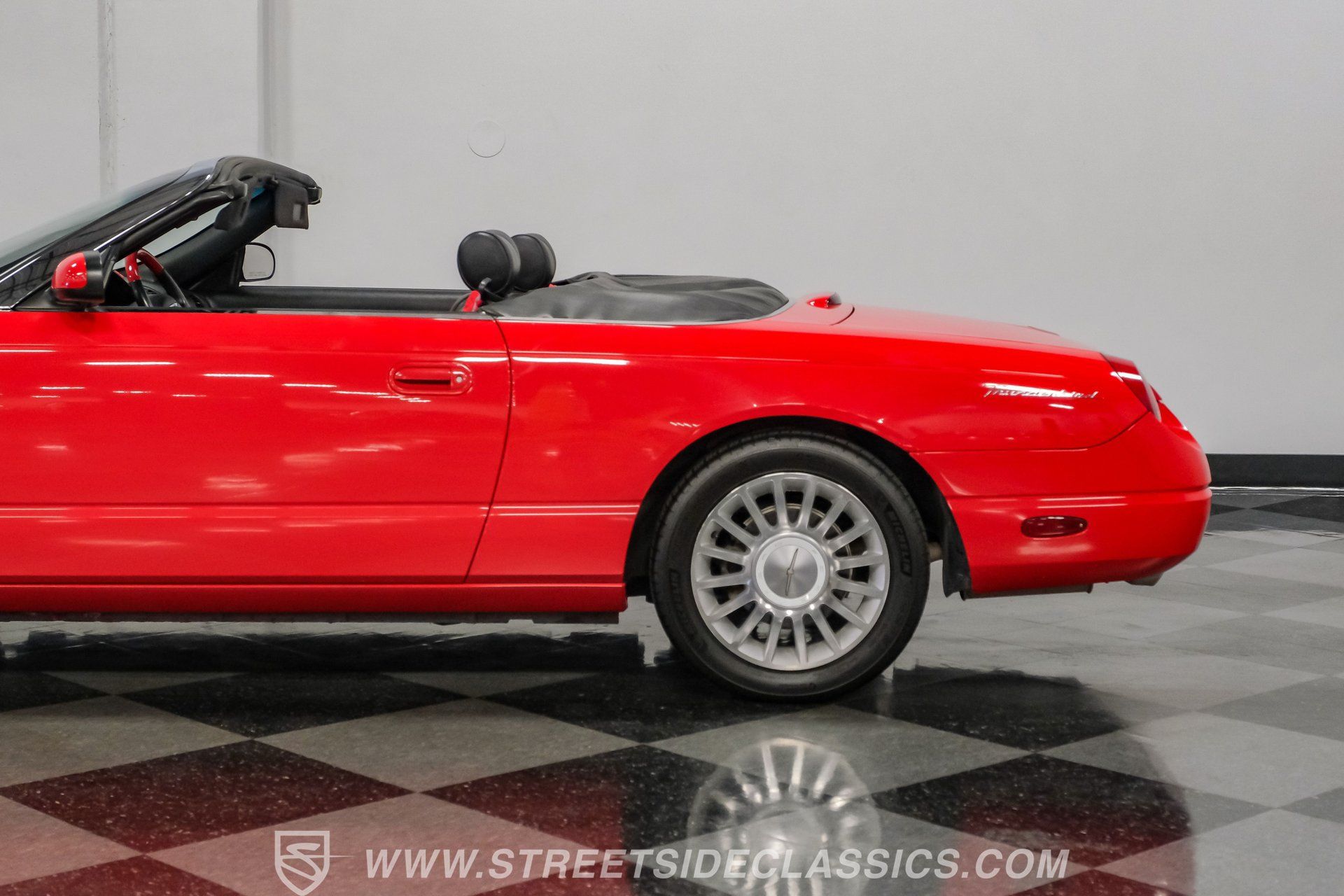 Used 2004 Ford Thunderbird RWD image 28