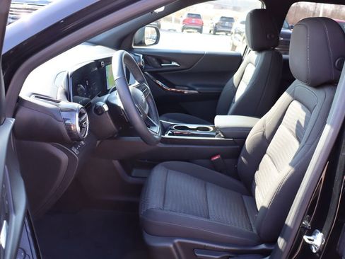 Used 2025 Chevrolet Equinox LT w/ Safety and Technology Package image 10