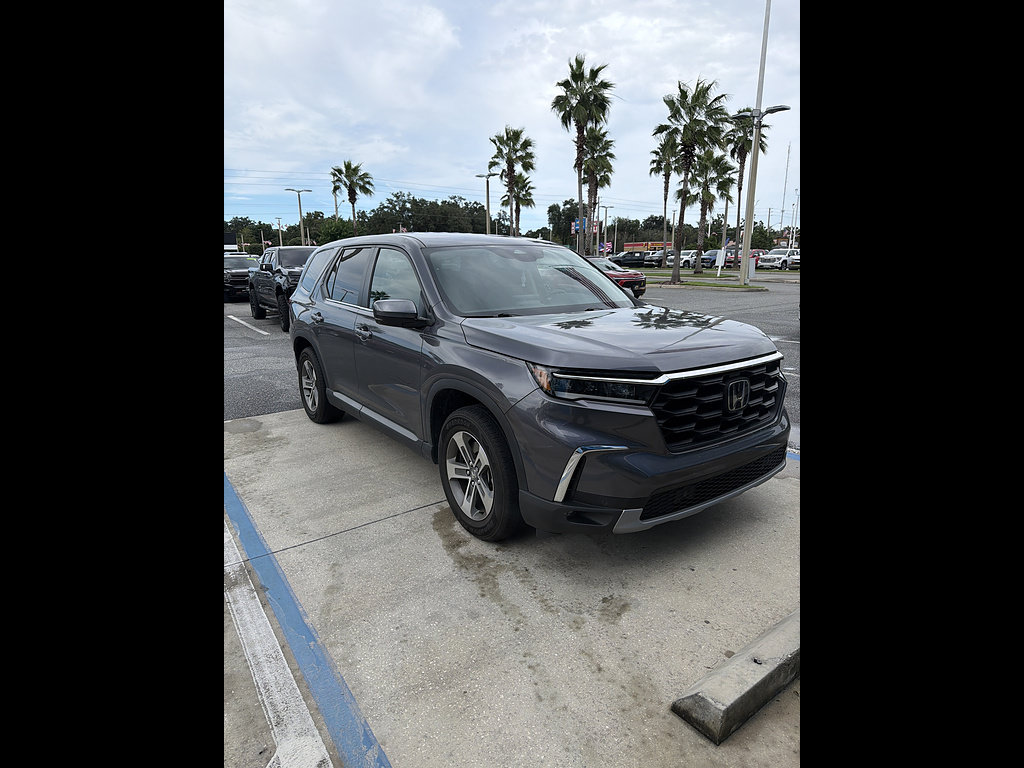 Used 2025 Honda Pilot EX-L image 2