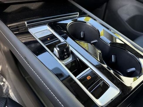 New 2025 Volkswagen Atlas SEL Premium R-Line image 32